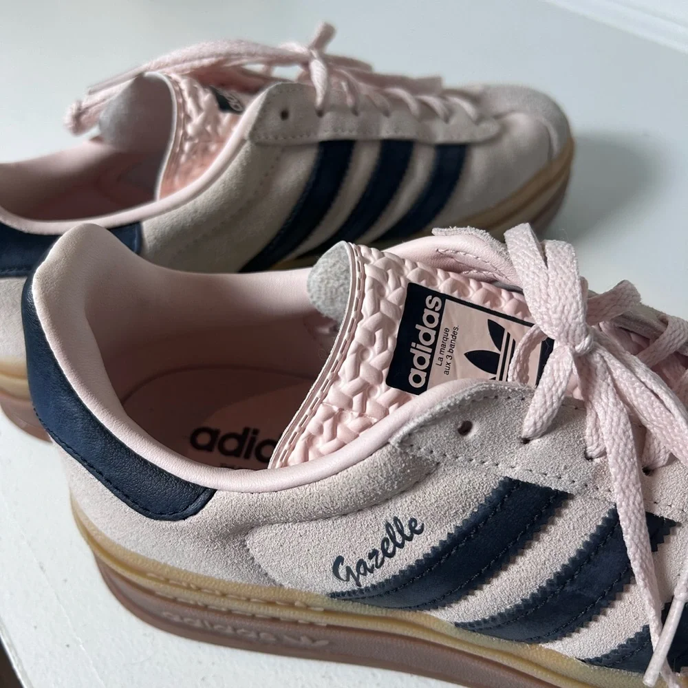 Adidas Gazelle Pink Suede Sneakers Women’s 8 | Retro Gum Sole Casual Shoes - Picture 5 of 7